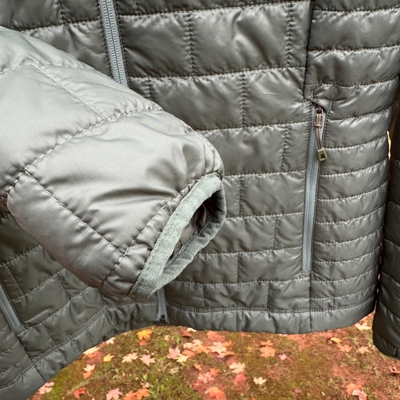 Patagonia Women's Nano Puff® Jacket Size: Medium Color: Green - Picture 4 of 7